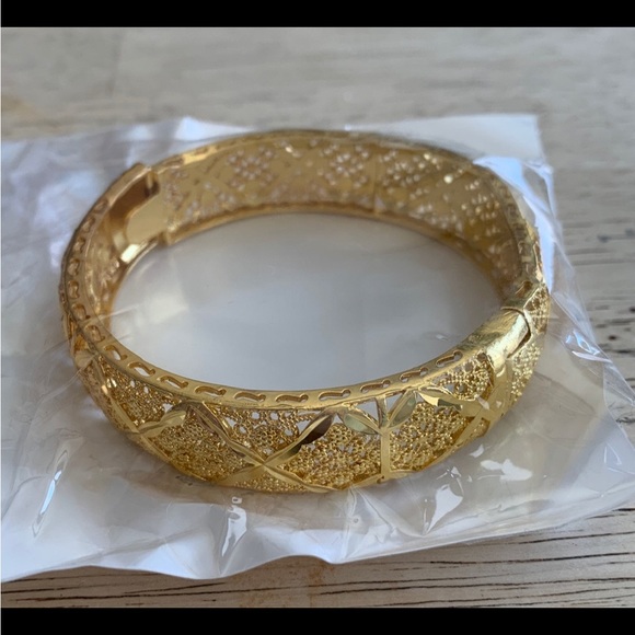 Jewelry - Bracelet